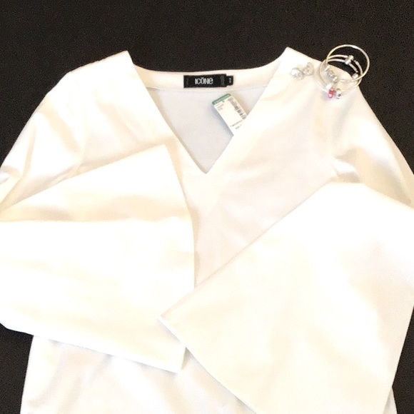 Simon’s Fluted Sleeve Blouse - Picture 2 of 7